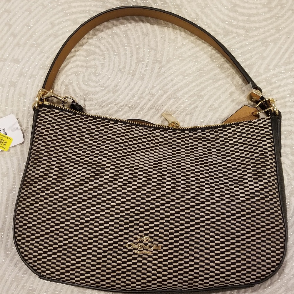 🏷SALE! NWT Coach Chelsea Crossbody - Black